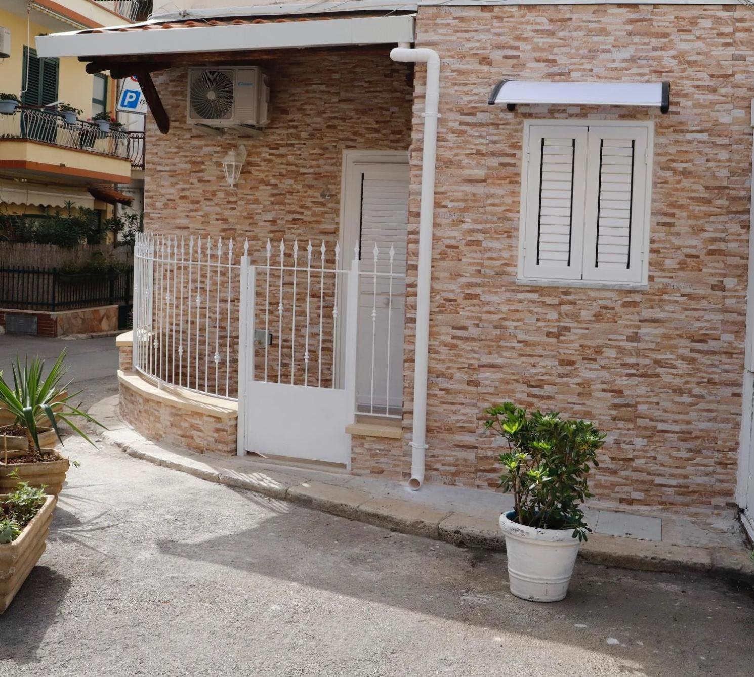 Lo Scarrozzo Room Palermo Exterior photo